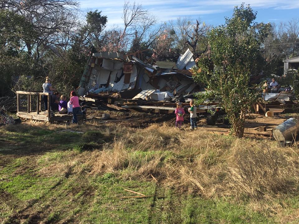 Four tornadoes strike Central Texas, Whitney suffers